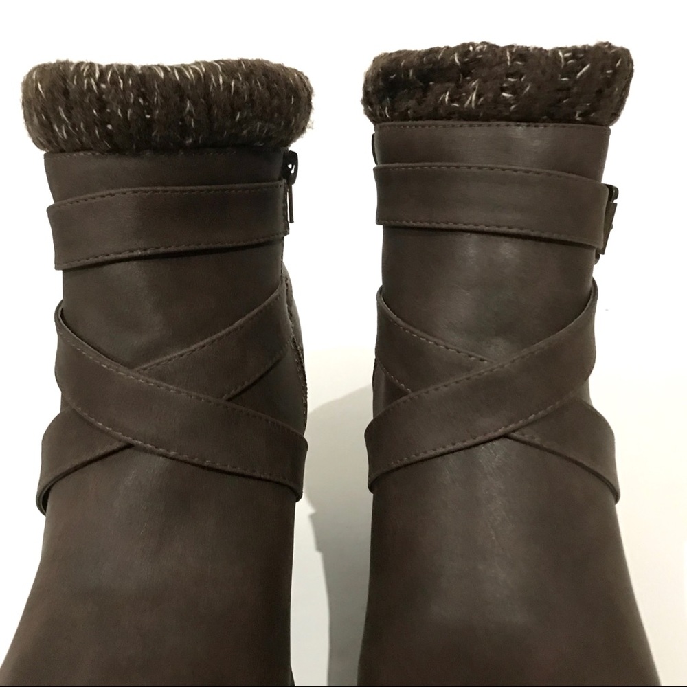 NWT Strappy Sweater Cuff Chunky Heel Ankle Boots - Picture 10 of 16